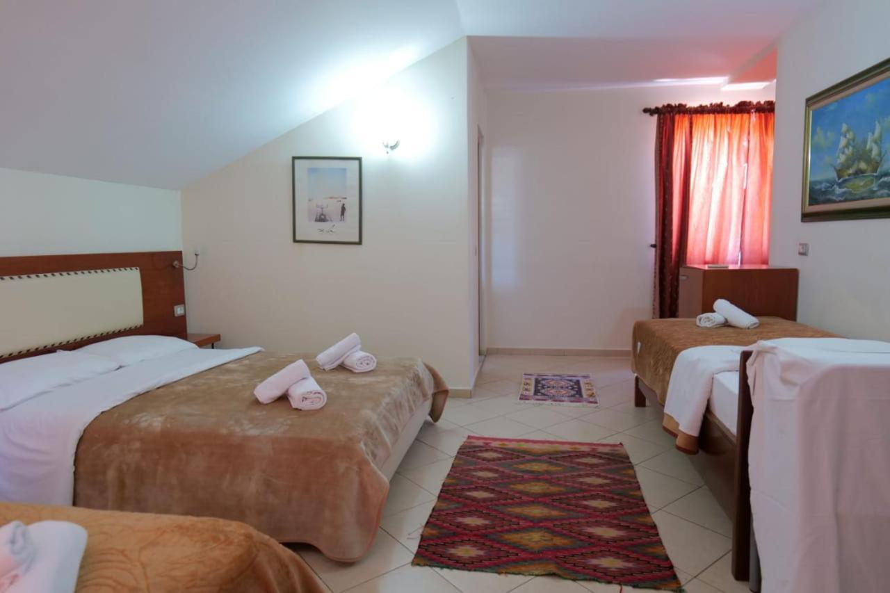 Hotel Veli Sarandë Exteriör bild