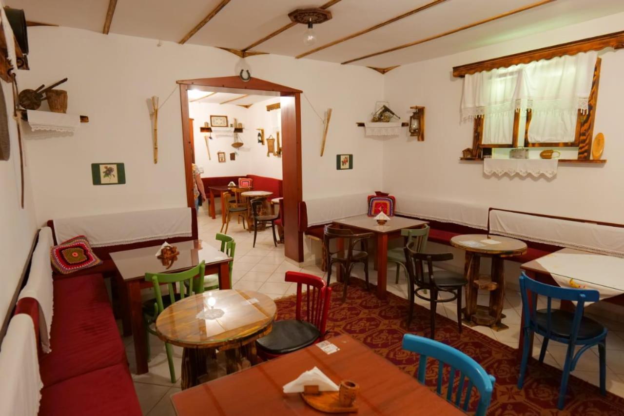 Hotel Veli Sarandë Exteriör bild
