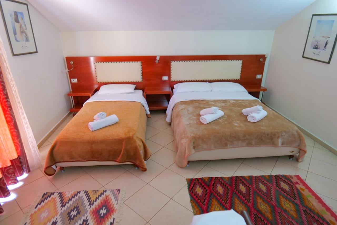 Hotel Veli Sarandë Exteriör bild