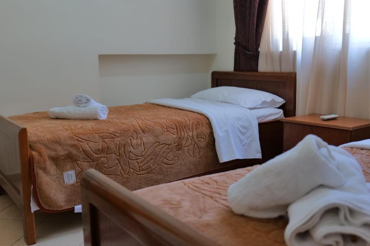 Hotel Veli Sarandë Exteriör bild