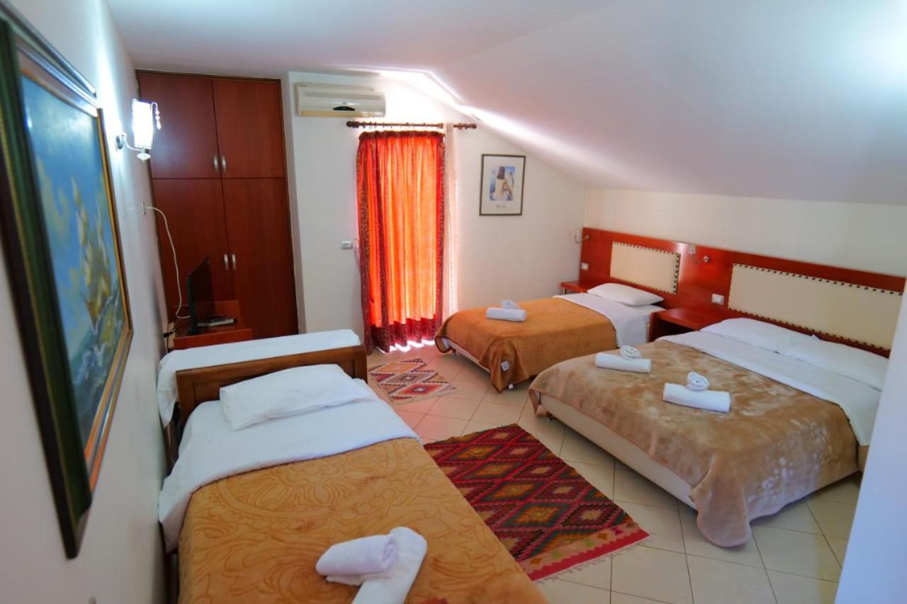 Hotel Veli Sarandë Exteriör bild