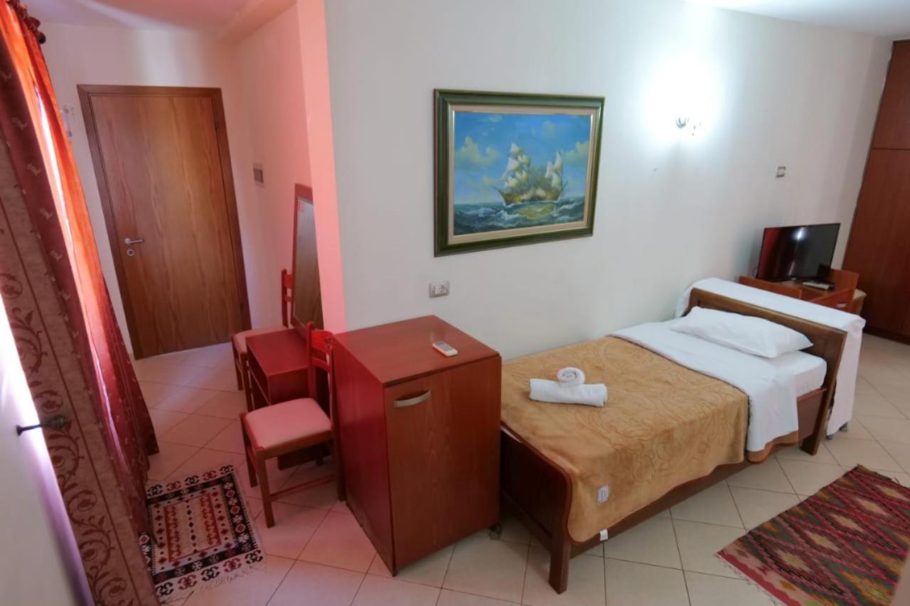 Hotel Veli Sarandë Exteriör bild