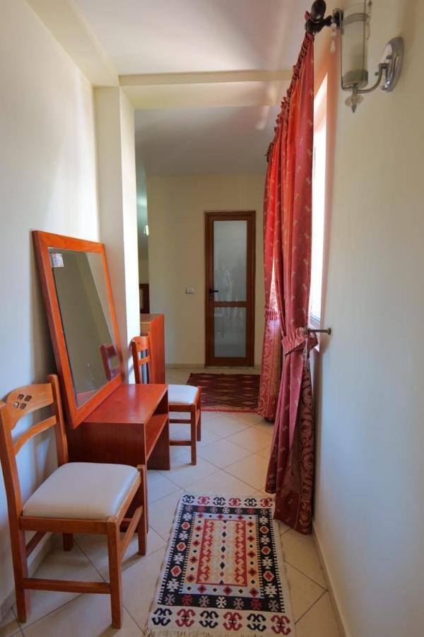 Hotel Veli Sarandë Exteriör bild