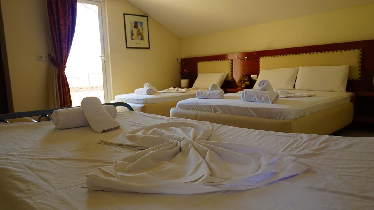 Hotel Veli Sarandë Exteriör bild