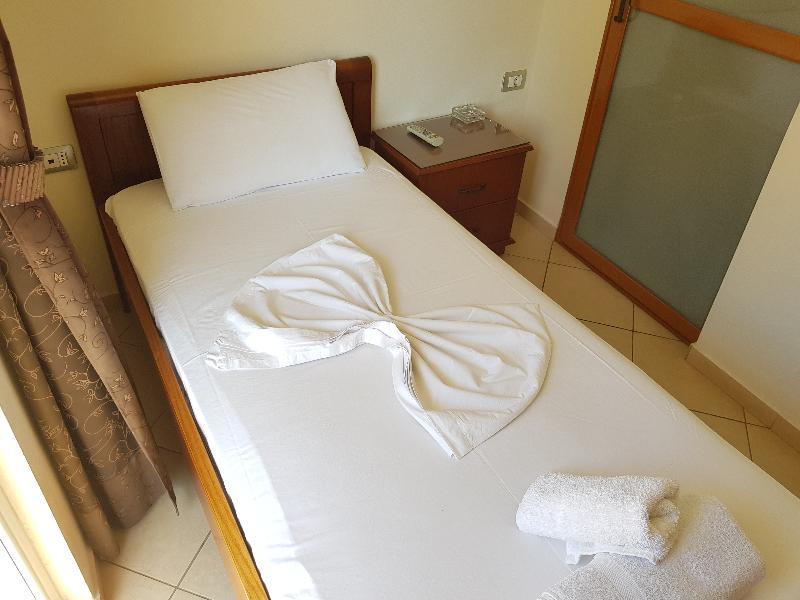 Hotel Veli Sarandë Exteriör bild